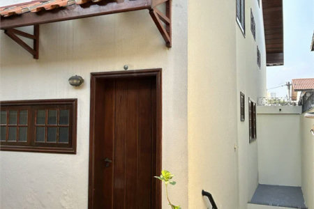 Sobrado à venda com 3 quartos, sendo 1 suíte, em Jardim das Vertentes, São Paulo, SP