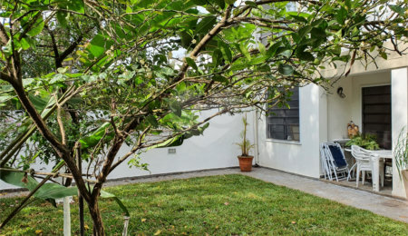 Sobrado à venda com 4 quartos, sendo 2 suítes,  em Alto da Boa Vista, São Paulo, SP