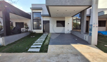 Casa à venda com 3 quartos, sendo 1 suíte, no condomínio Horto Florestal 1, Sorocaba - SP