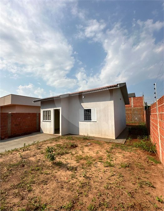 Casa à venda com 2 quartos em Residencial Solaris, Ponta Porã, MS