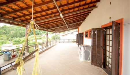 Casa à venda com 3 quartos, sendo 1 suíte,  em Alto da Serra (mailasqui), São Roque, SP