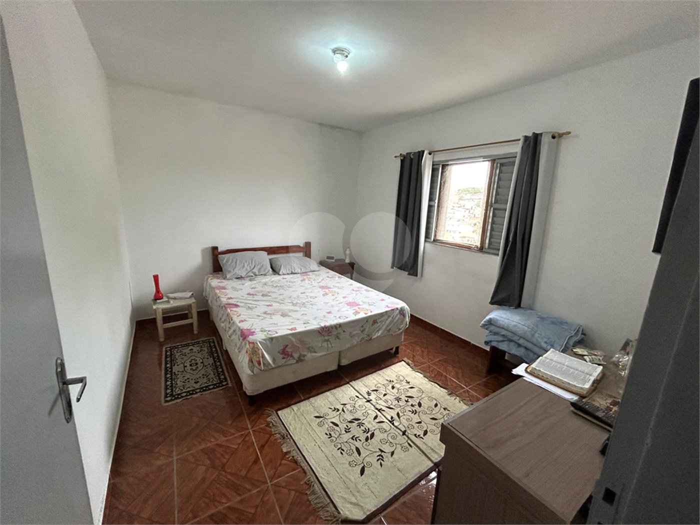Sobrado à venda com 6 quartos, sendo 1 suíte,  em Vila do Encontro, São Paulo, SP