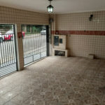 Sobrado à venda com 212 m², 2 quartos (suítes), 3 banheiros e 2 vagas de garagem, em São Caetano do Sul