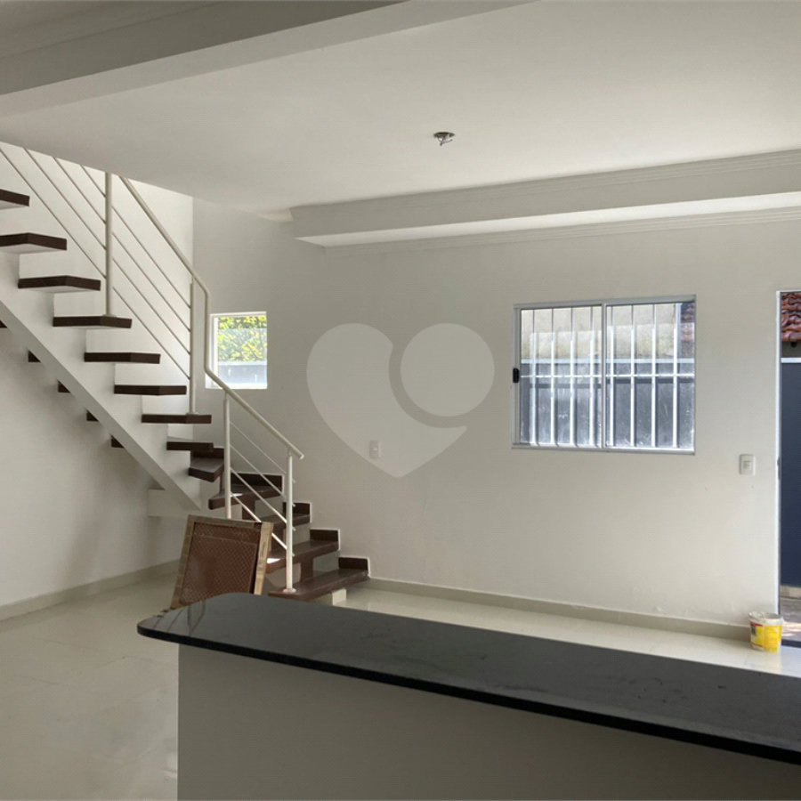 Casa à venda com 2 suítes no condomínio Villagio, Mogi das Cruzes - SP