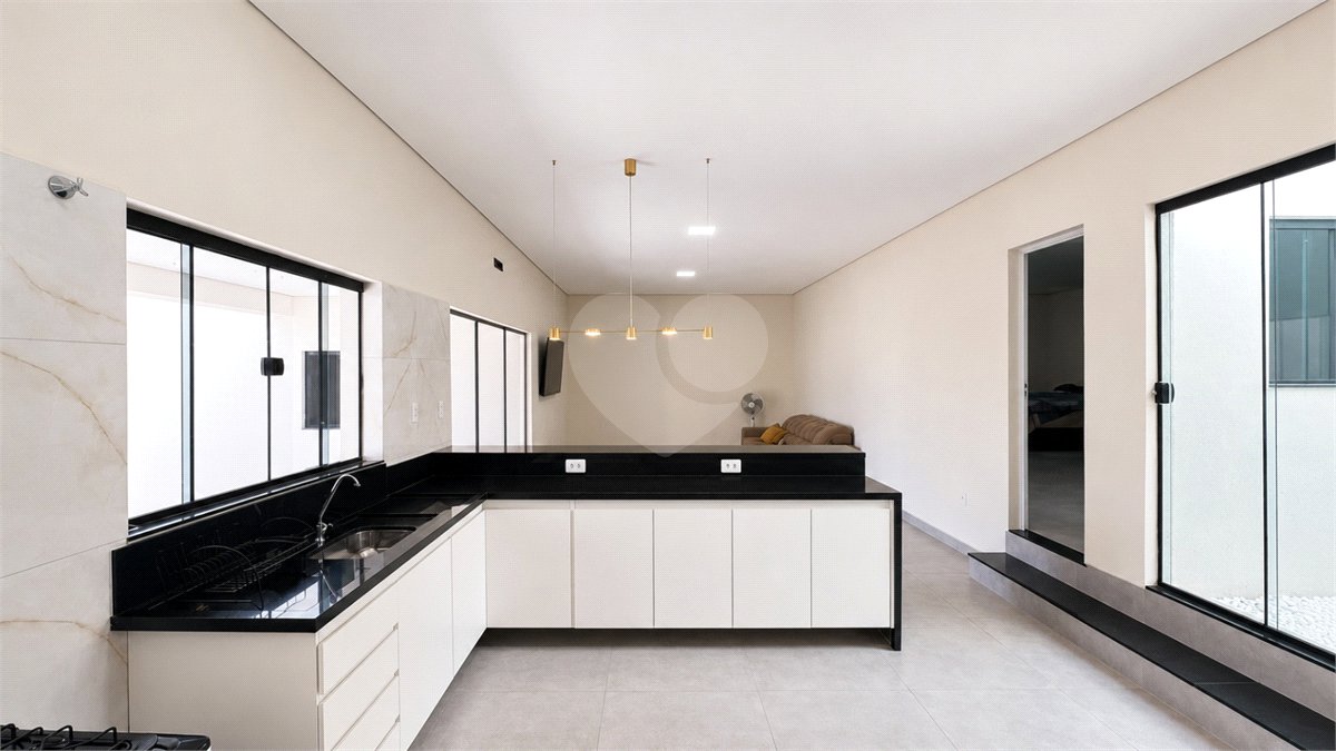 Casa Térrea à venda com 4 quartos, sendo 3 suítes, no Centro, Chapada dos Guimarães, MT