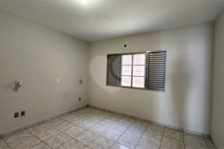 Casa à venda com 2 quartos, sendo 1 suíte, em Vila Suconasa, Araraquara, SP