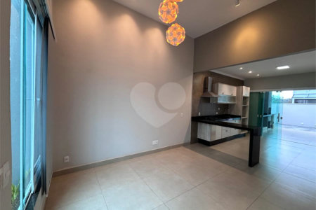 Casa à venda com 2 quartos, sendo 1 suíte, no condomínio Terras de São Francisco, Sorocaba - SP