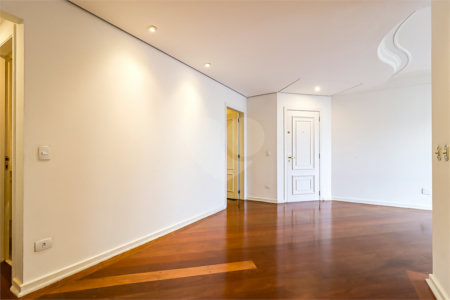 Apartamento à venda com 4 quartos, sendo 3 suítes, em Brooklin Paulista, São Paulo, SP