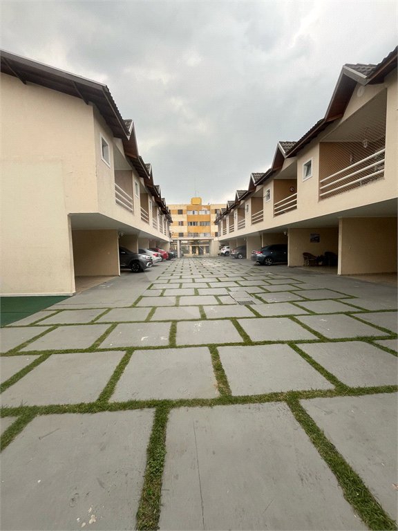 Casa à venda com 3 quartos, sendo 1 suíte, no condomínio Residencial Villagio Vitória, Guarulhos - SP