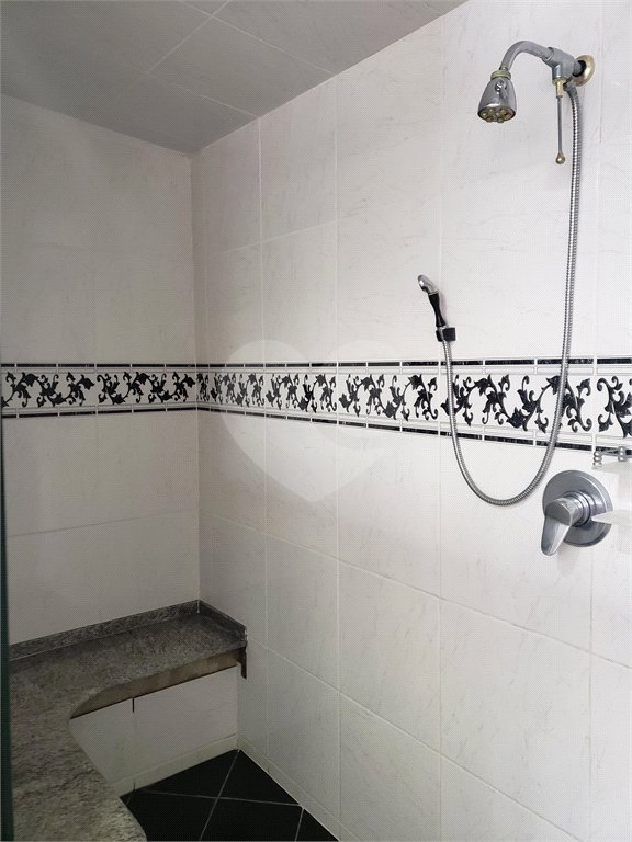 Casa à venda com 4 quartos, sendo 1 suíte,  em Vila Oliveira, Mogi das Cruzes, SP