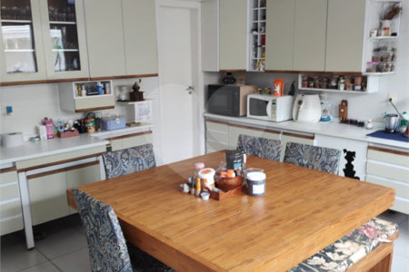 Casa à venda com 3 quartos, sendo 1 suíte, no condomínio Picollo Villaggio, Louveira - SP