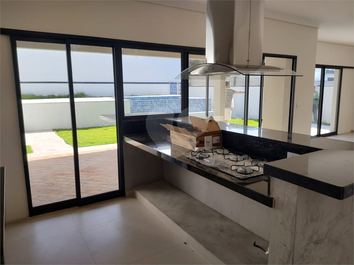 Casa à venda com 3 suítes no condomínio Santa Isabel I, Louveira - SP
