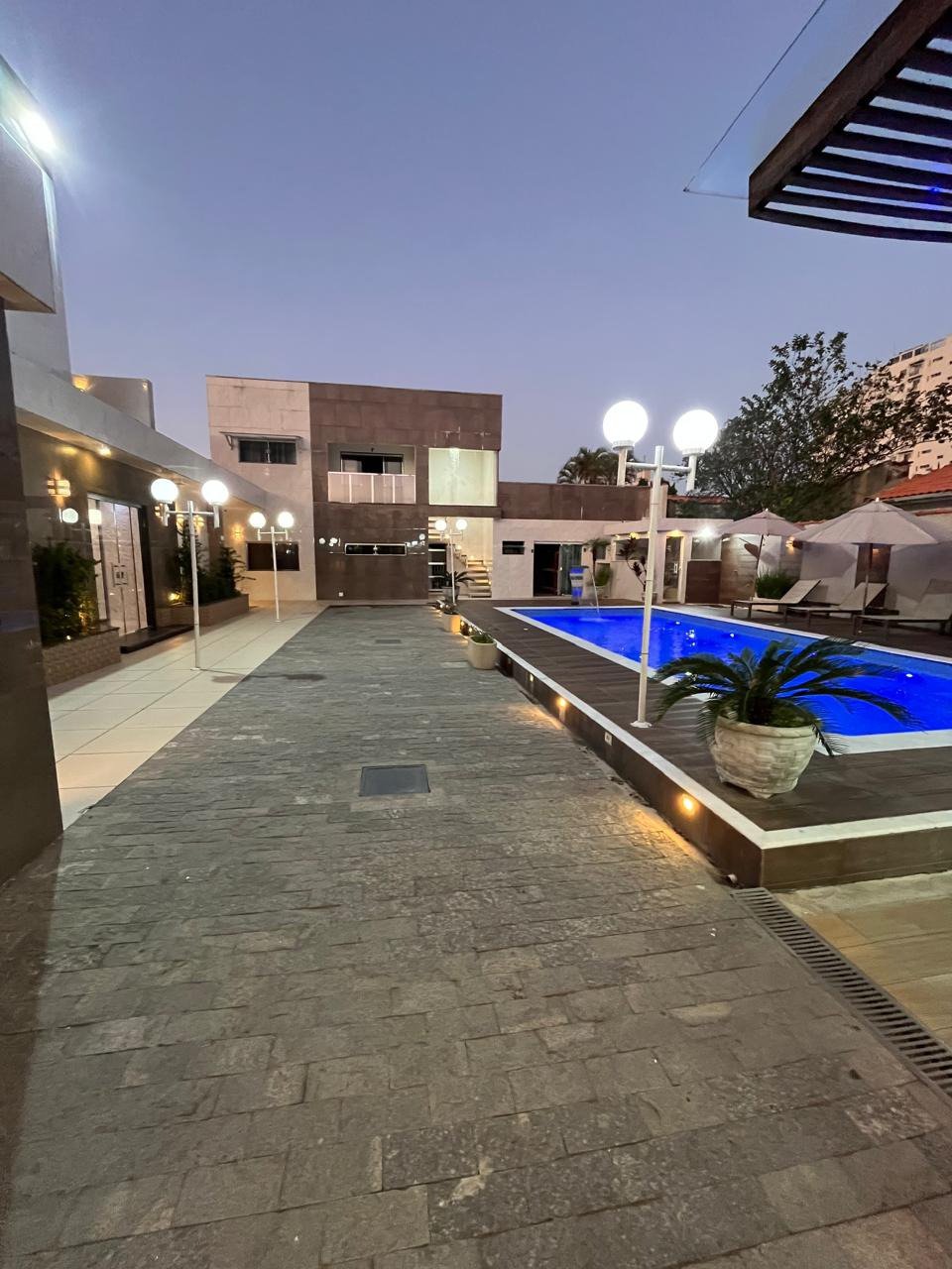 Casa à venda com 8 quartos, sendo 2 suítes, em Flórida, Praia Grande, SP