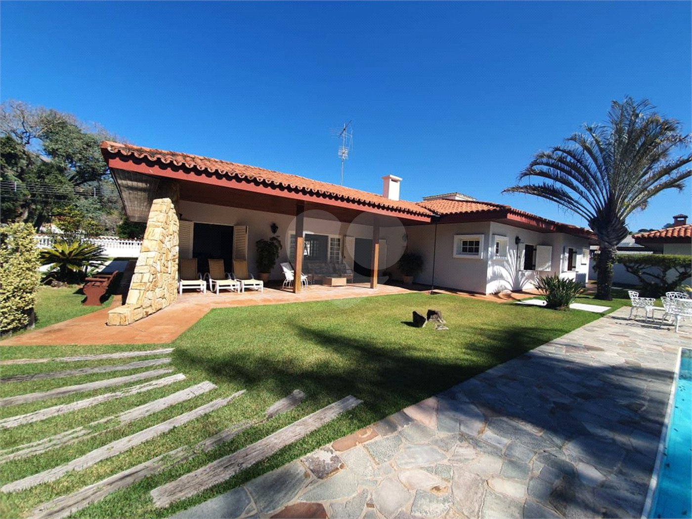 Casa à venda com 7 quartos, sendo 1 suíte, em Condomínio Flamboyant-b, Atibaia, SP