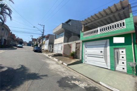 Sobrado à venda com 3 quartos, sendo 1 suíte, em Jardim Beatriz, Poá, SP