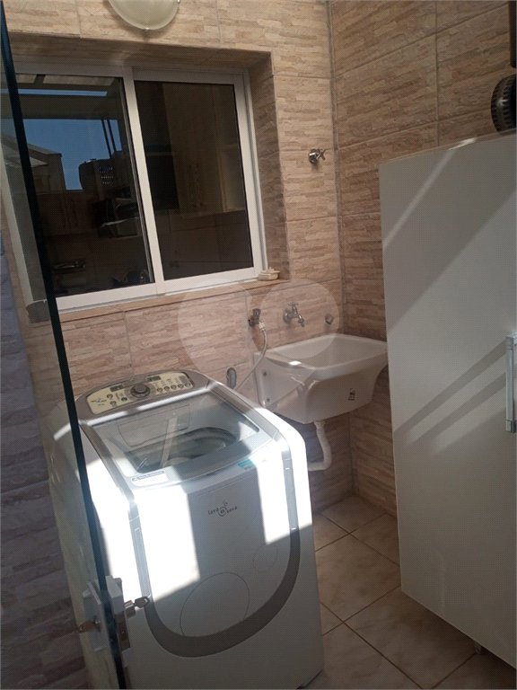 Casa à venda com 3 quartos, sendo 1 suíte, no condomínio Village St. Louis, São Paulo - SP