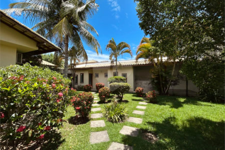 Casa à venda com 1 quarto, sendo 3 suítes,  em Outerio da Glória, Porto Seguro, BA