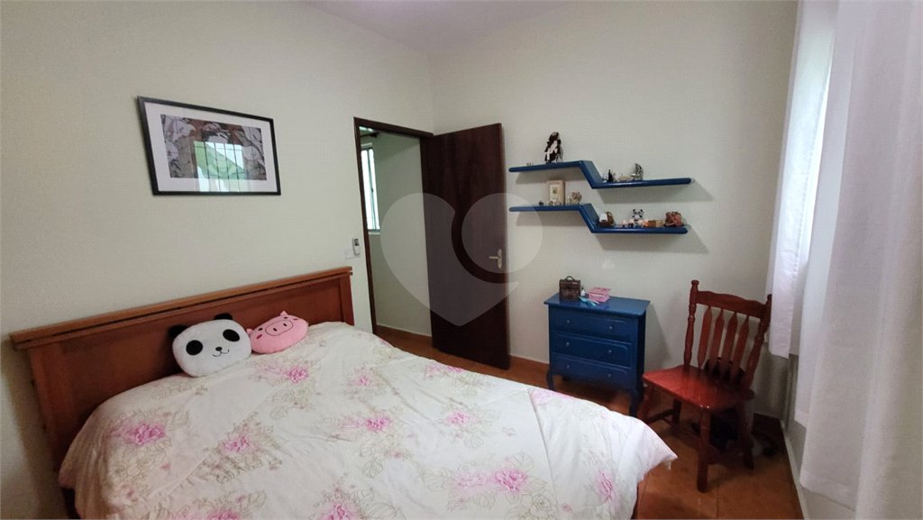 Casa à venda com 4 quartos, sendo 1 suíte, em Parque Maria Domitila, São Paulo, SP