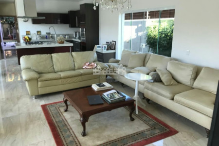 Casa à venda com 5 quartos, sendo 3 suítes, em Loteamento Jardim Morumbi, Atibaia, SP