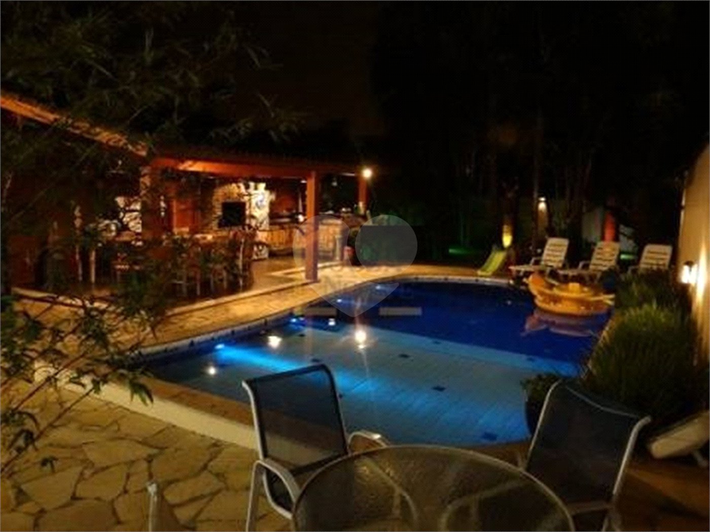 Casa à venda com 4 suítes em Jardim Floresta, São Paulo, SP