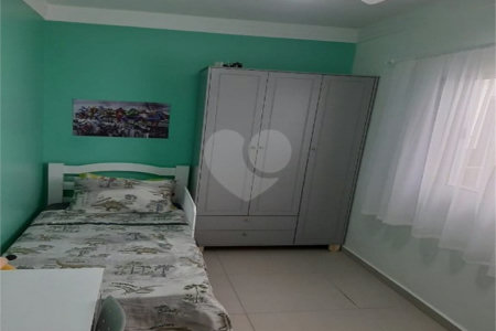 Casa à venda com 3 quartos, sendo 1 suíte, no condomínio Horto Florestal II, Sorocaba - SP