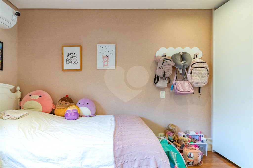 Apartamento à venda com 4 quartos, sendo 3 suítes, em Santa Cecília, São Paulo, SP