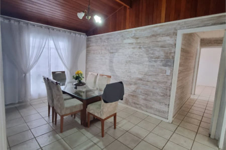 Casa à venda com 4 quartos, sendo 1 suíte, no condomínio Parque Ibiti do Paço, Sorocaba - SP