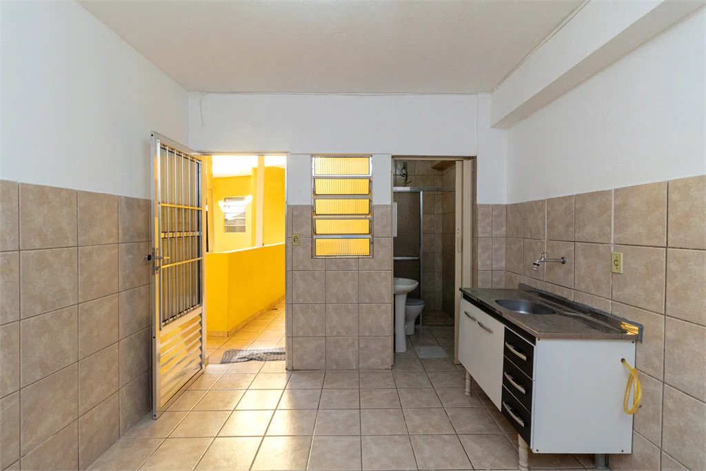 Casa à venda com 3 quartos, sendo 1 suíte, em Jardim Paris, São Paulo, SP