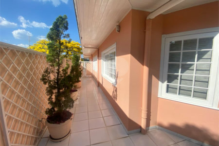 Casa à venda com 4 quartos, sendo 3 suítes, em Jardim Maia, Guarulhos, SP