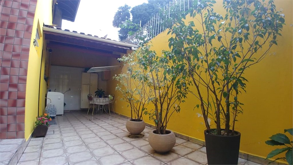 Sobrado à venda com 3 quartos, sendo 1 suíte,  em Tremembé, São Paulo, SP