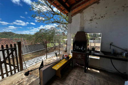 Sítio à venda com 2 quartos em Área Rural de Varginha, Itapetininga, SP