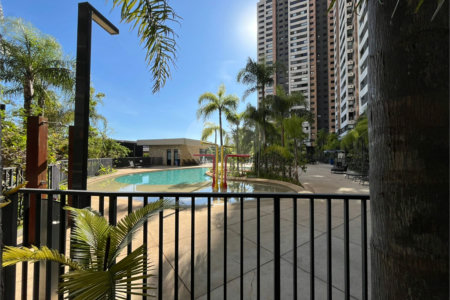 Apartamento no Brás repleto de lazer com 50 m² com 2 dormitórios e 1 vaga, Estuda Permuta