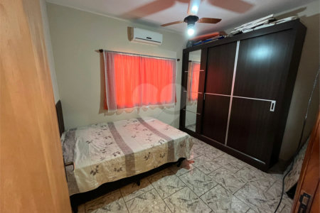 Casa a venda com 2 dormitórios na Vila São José