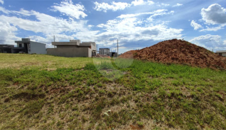 Terreno à venda no condomínio Residencial Villeneuve, São Carlos - SP