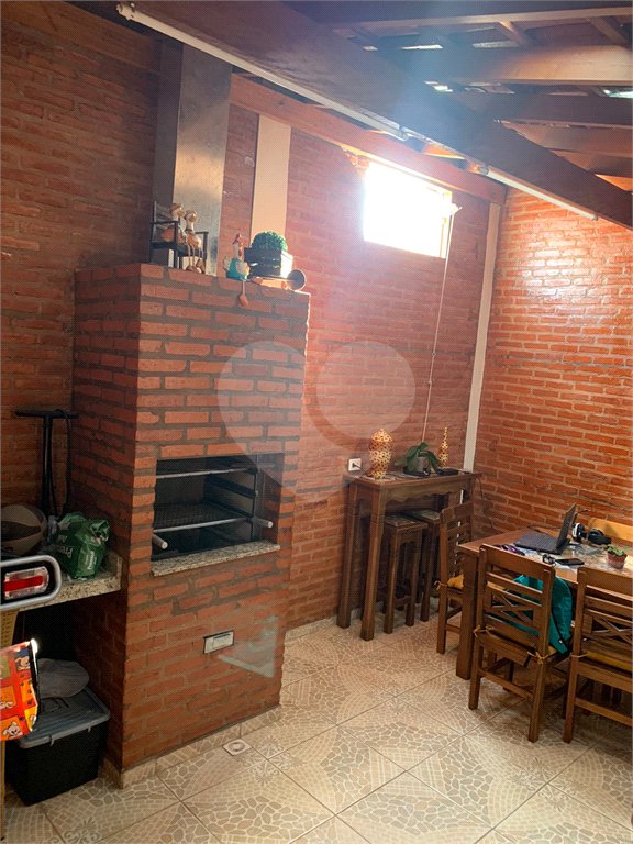 Casa térrea no Condomínio Moradas II.