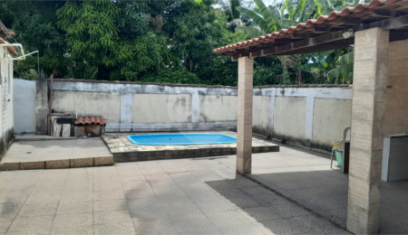 Casa à venda com 3 quartos em Santíssimo, Rio de Janeiro, RJ