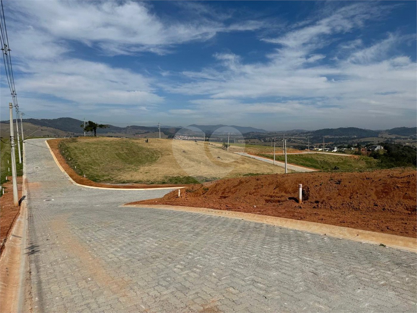 Terreno à venda no condomínio Paraíso da Montanha, Piracaia - SP