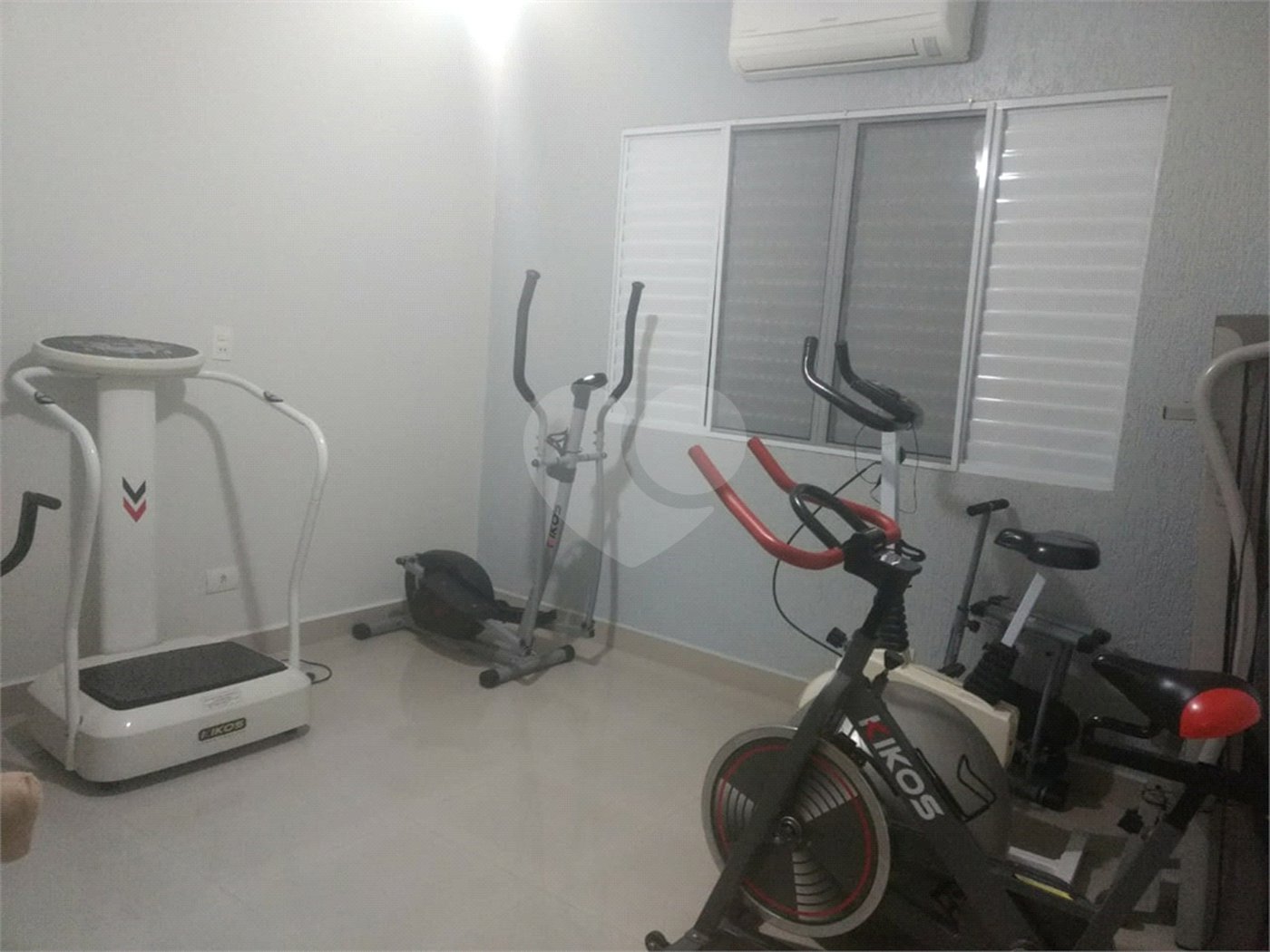 Sobrado à venda com 4 quartos, sendo 1 suíte,  em Vila Guilherme, São Paulo, SP