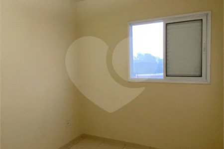 Apartamento com 50m², 2 dormitórios, 2 vagas, disponível para venda e locação, no bairro Água Chata, em Guarulhos.
