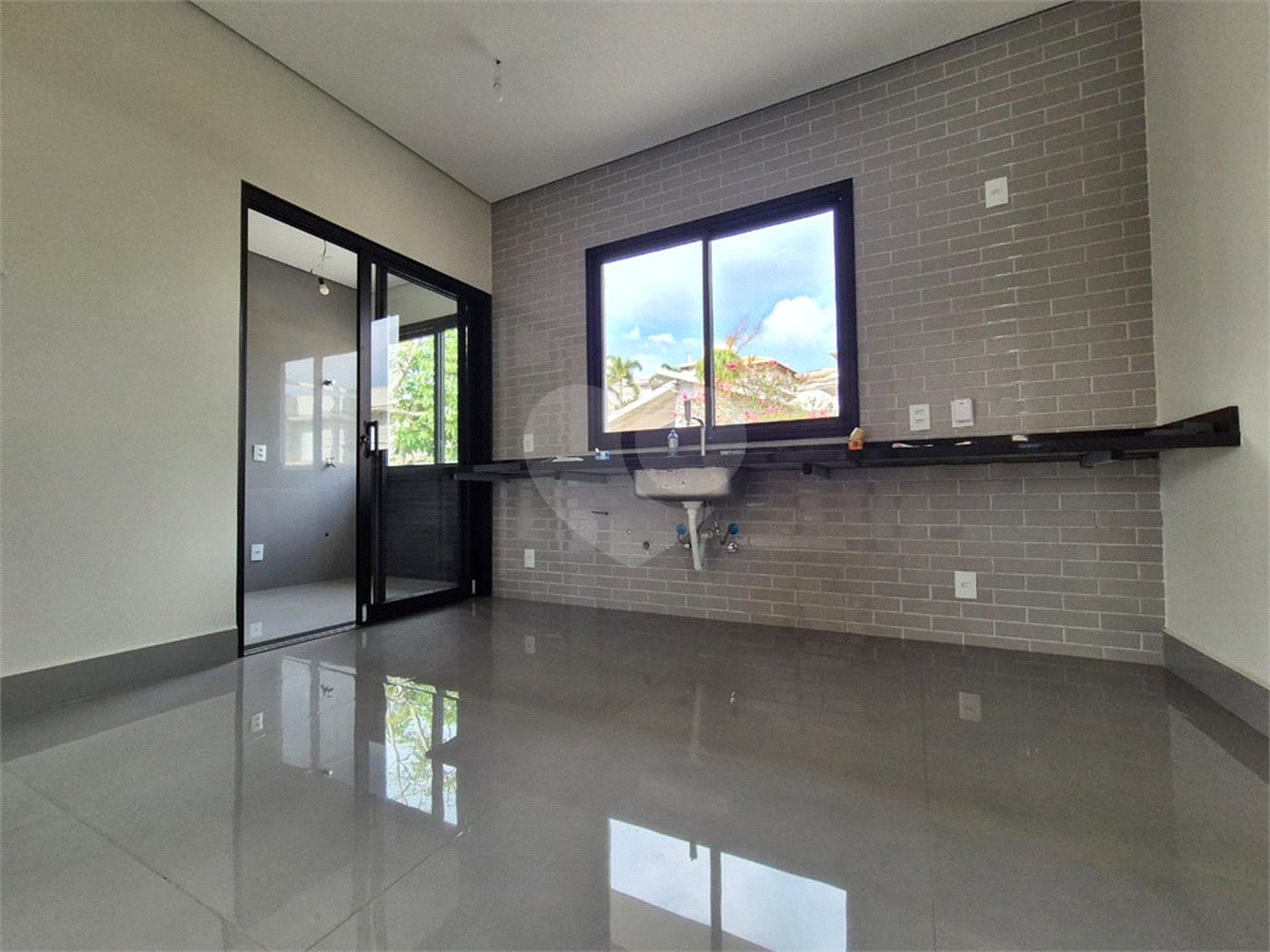 Casa à venda com 3 suítes no condomínio Terras de São Francisco, Vinhedo - SP
