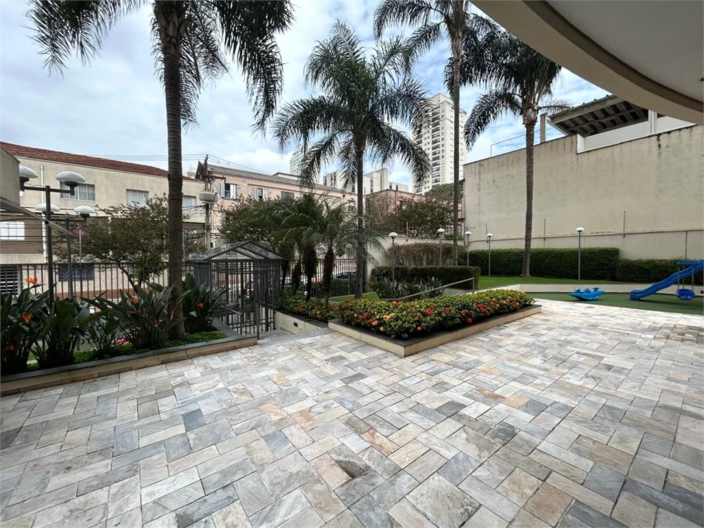 Apartamento à venda com 2 quartos, sendo 1 suíte,  em Vila Romana, São Paulo, SP