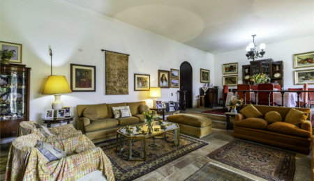 Casa à venda com 4 quartos, sendo 2 suítes,  em Jardim Leonor, São Paulo, SP