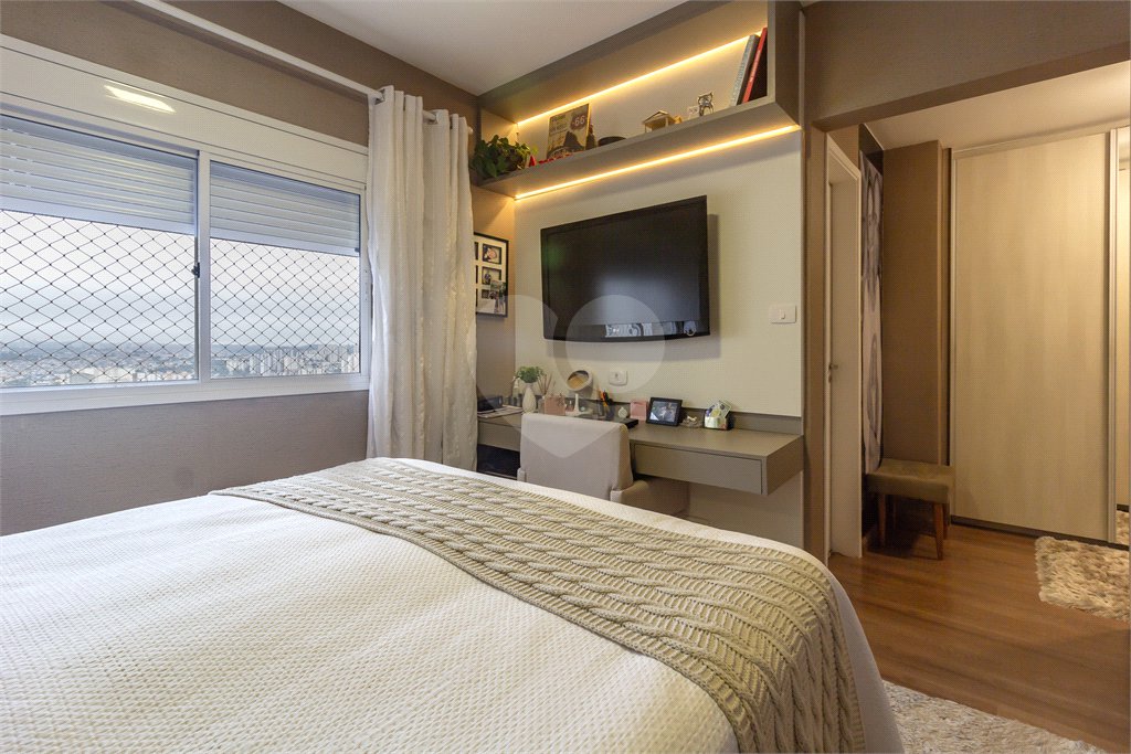 Apartamento à venda com 3 suítes em Parque Reboucas, São Paulo, SP