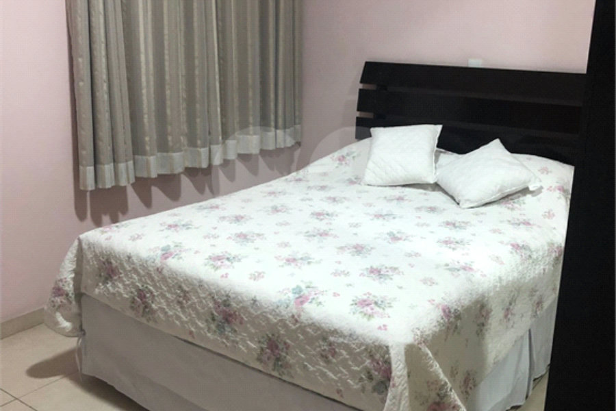 Sobrado à venda com 3 quartos, sendo 1 suíte, em Vila Tibiriçá, Santo André, SP