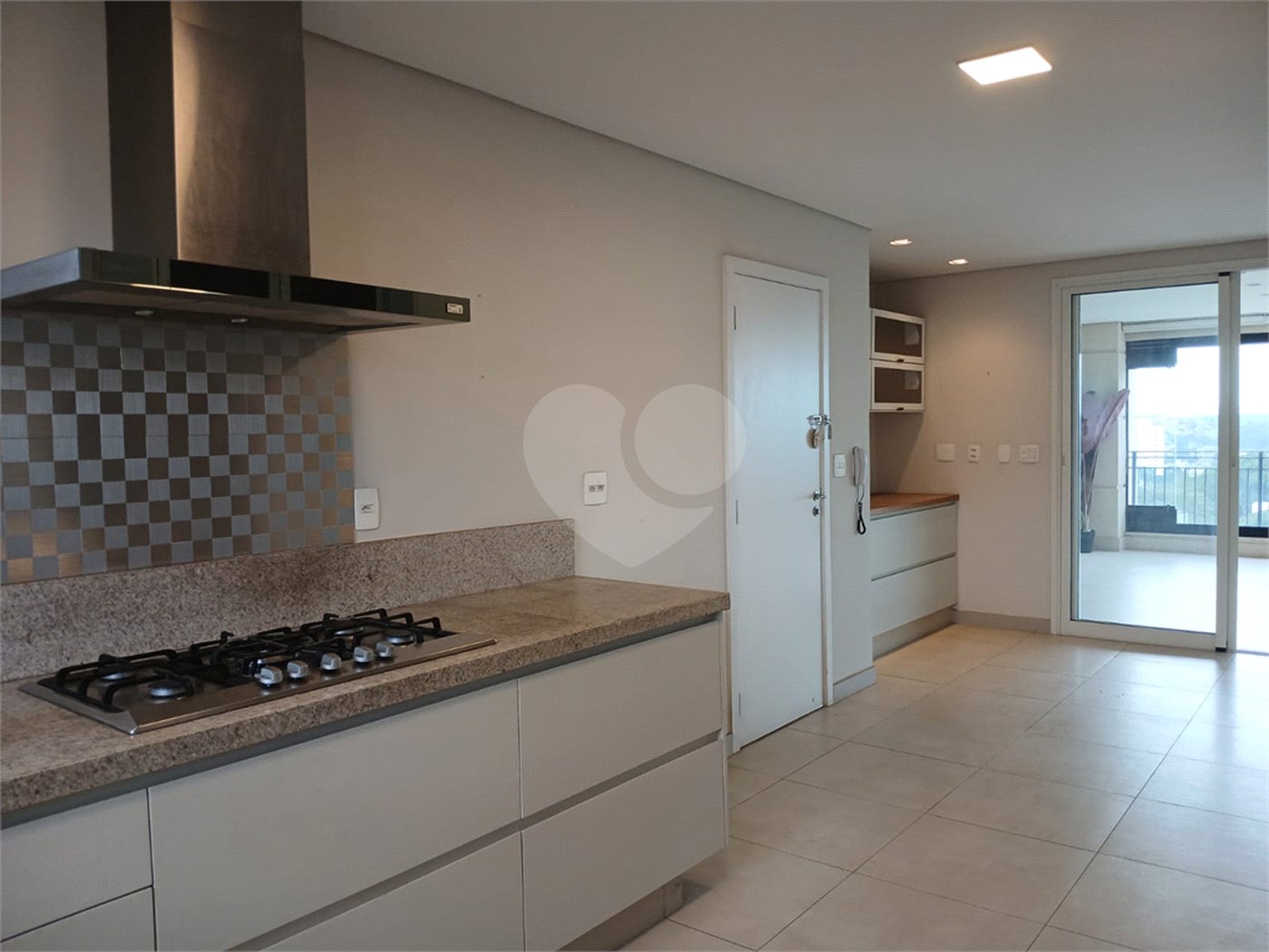 Apartamento à venda com 4 suítes em Anhangabaú, Jundiaí, SP
