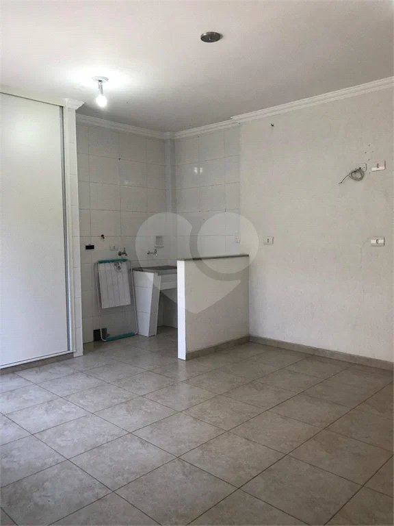 Casa com 03 dormitórios e 04 vagas Parada Inglesa