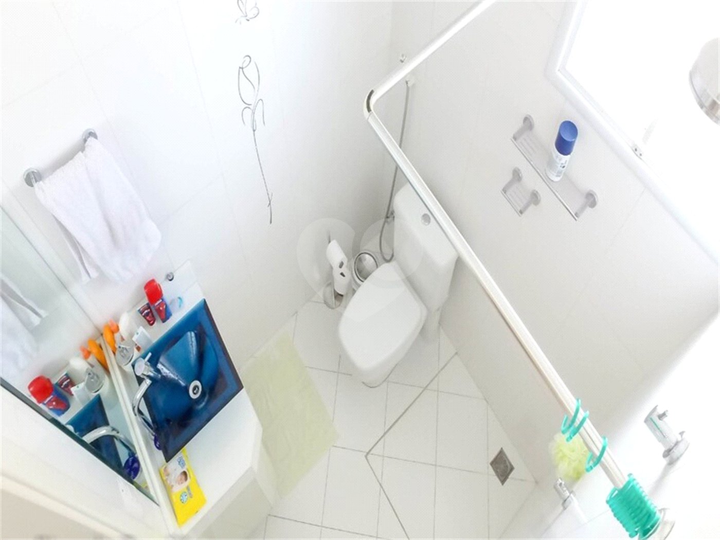 Casa à venda com 3 quartos, sendo 1 suíte, no condomínio Belvedere 2, Votorantim - SP