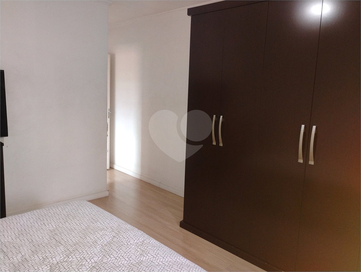 Sobrado à venda com 3 quartos, sendo 1 suíte,  em Vila Nivi, São Paulo, SP