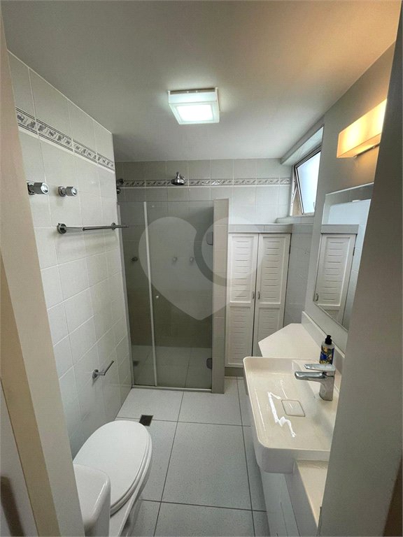 Apartamento à venda com 3 quartos, sendo 1 suíte,  em Vila Olímpia, São Paulo, SP