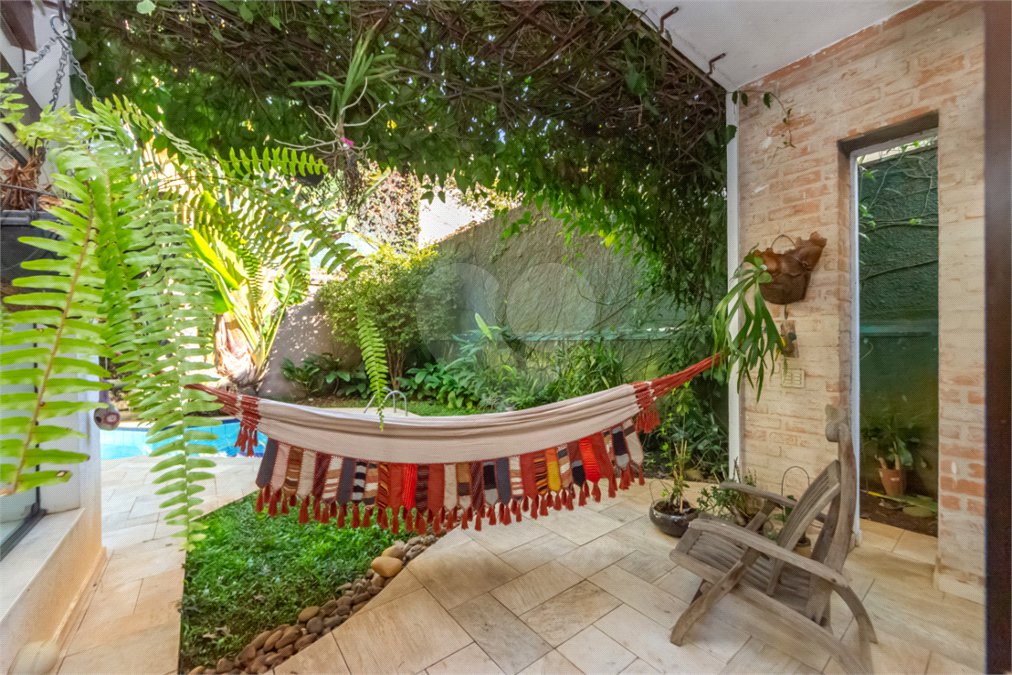 Casa de Vila à venda com 4 quartos, sendo 2 suítes, em Alto da Boa Vista, São Paulo, SP